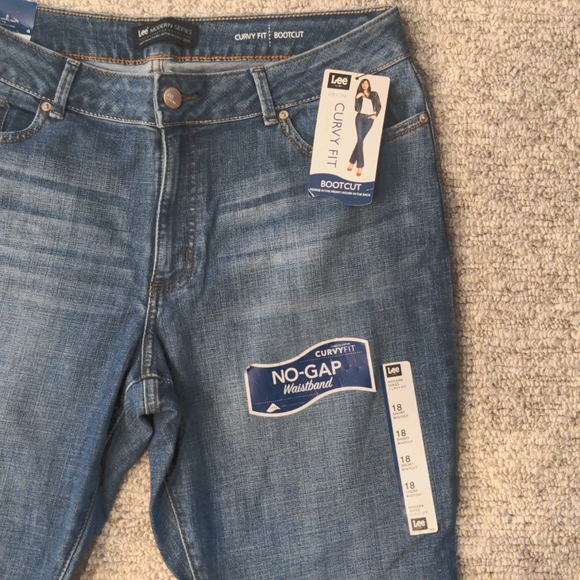 Lee Jeans - Picture 2 of 3